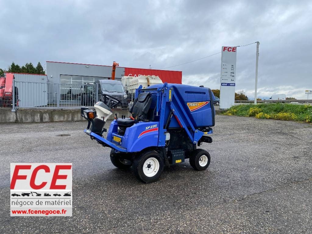 Iseki SF 235F 1er Main endommagée - Cortador de grama: foto 1 Iseki SF 235F 1er Main endommagée - Cortador de grama: foto 1
