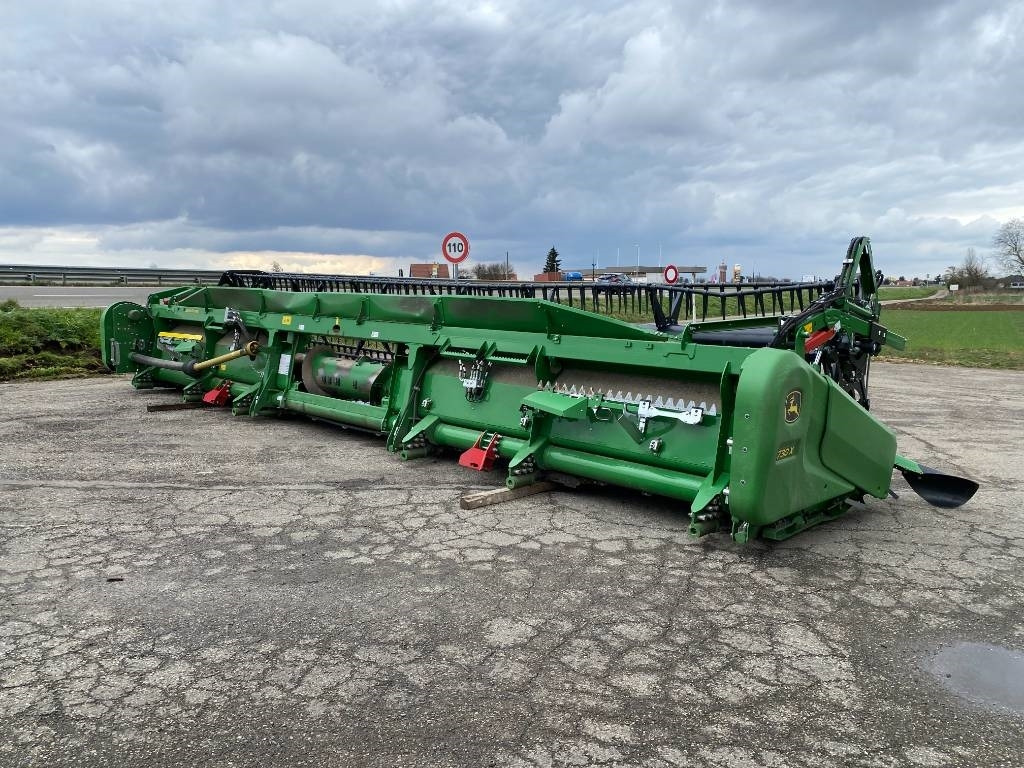John Deere 730 X Origine Françaises endommagée - Equipamento para colheitadeira: foto 4 John Deere 730 X Origine Françaises endommagée - Equipamento para colheitadeira: foto 4
