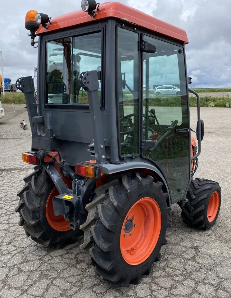 Kubota B 1161 DT Boite de vitesses mécanique - Trator: foto 4 Kubota B 1161 DT Boite de vitesses mécanique - Trator: foto 4