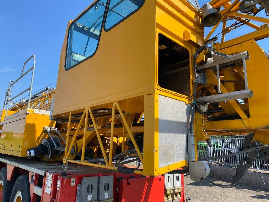 Grua automontante Liebherr MK 88 Certificat CE / 1er Main endommagée: foto 31