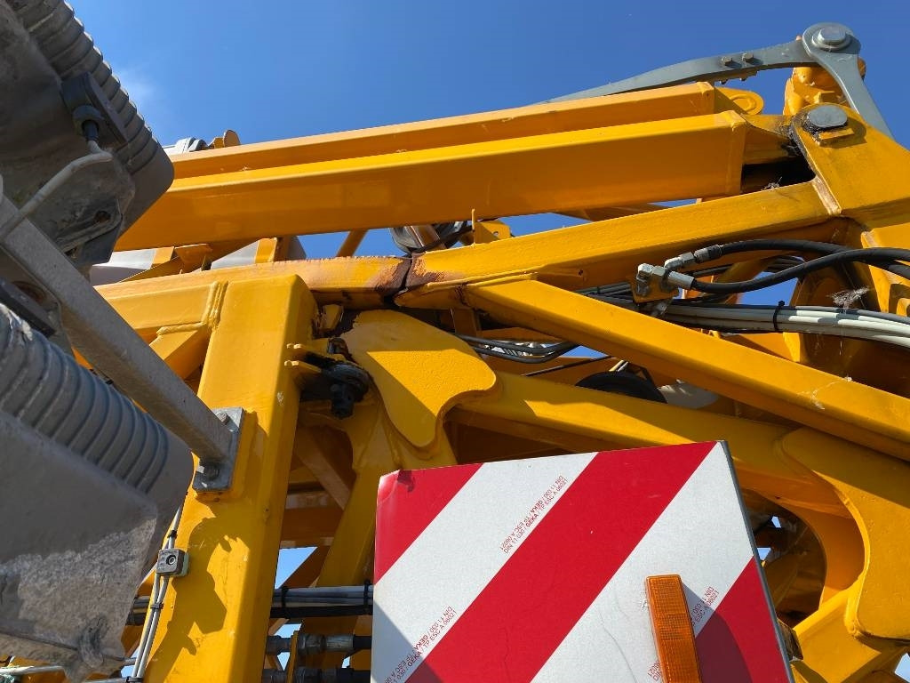Grua automontante Liebherr MK 88 Certificat CE / 1er Main endommagée: foto 9