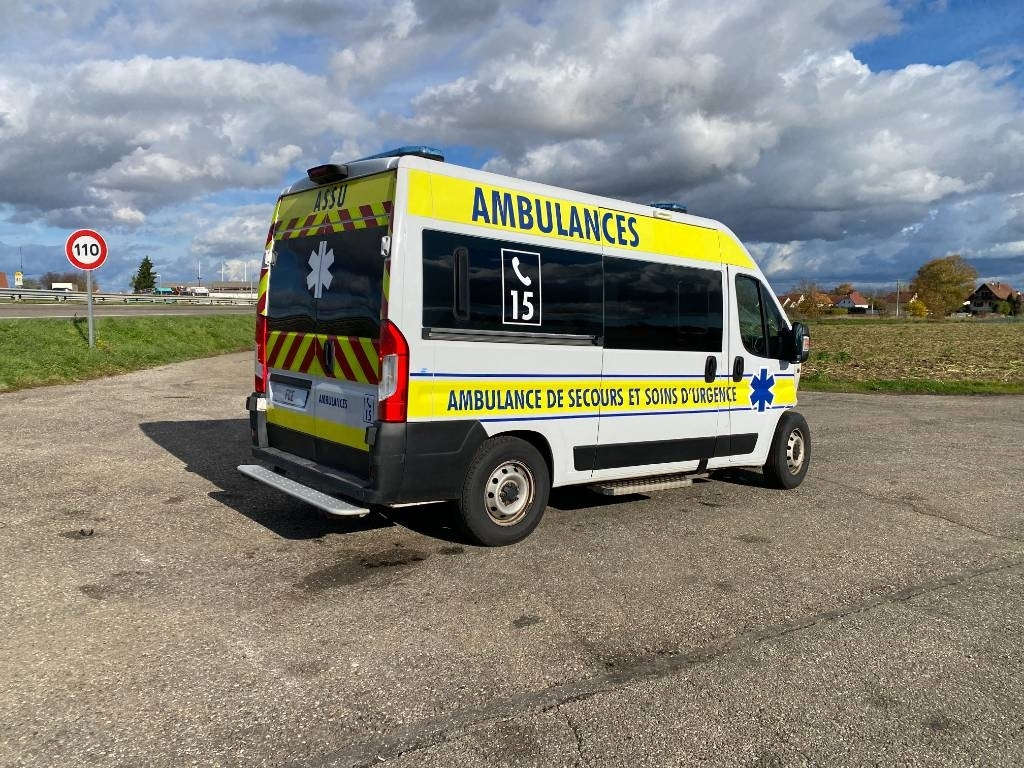 Fiat LES DAUPHINS/DUCATO TORINO 2.3M-Jet 160 endommagée - Máquina de outro: foto 4 Fiat LES DAUPHINS/DUCATO TORINO 2.3M-Jet 160 endommagée - Máquina de outro: foto 4