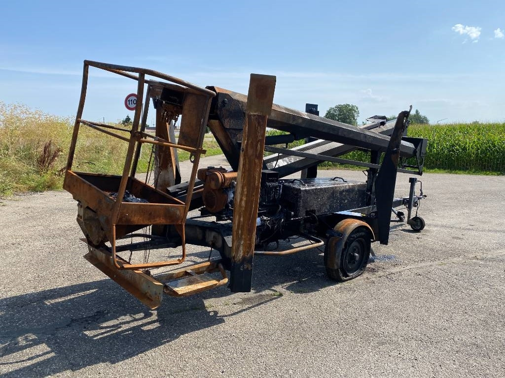 Niftylift 170HDE-MK1C Hybride/Tier V Carte Grise Française - Plataforma de elevaçao rebocável: foto 4 Niftylift 170HDE-MK1C Hybride/Tier V Carte Grise Française - Plataforma de elevaçao rebocável: foto 4