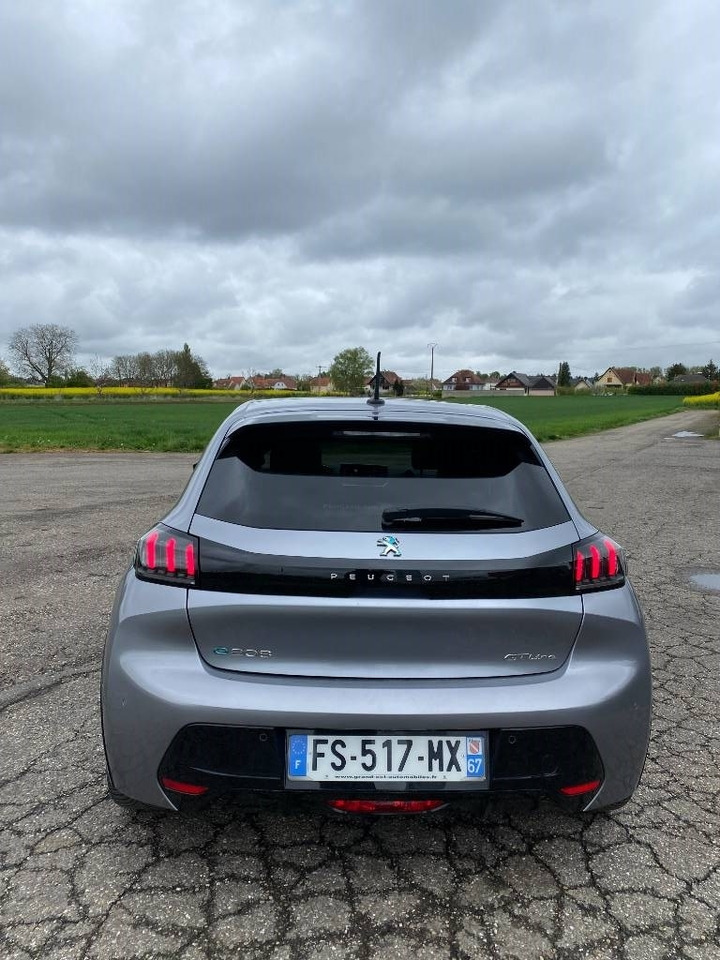 Peugeot e208 136/GT-Line Toit Panoramique 1er Main - Automóvel: foto 5 Peugeot e208 136/GT-Line Toit Panoramique 1er Main - Automóvel: foto 5