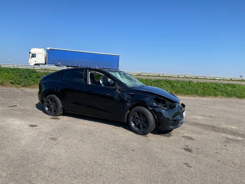 Tesla Model Y RWD/Origine Française endommagée - Sedã: foto 4 Tesla Model Y RWD/Origine Française endommagée - Sedã: foto 4