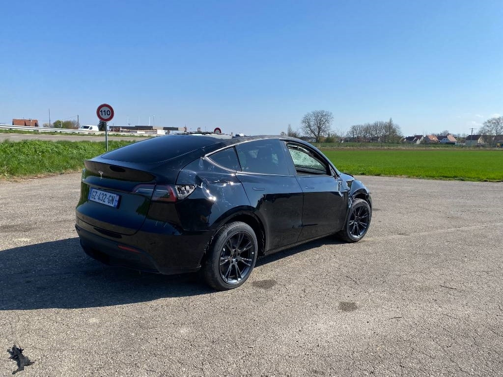 Tesla Model Y RWD/Origine Française endommagée - Sedã: foto 5 Tesla Model Y RWD/Origine Française endommagée - Sedã: foto 5
