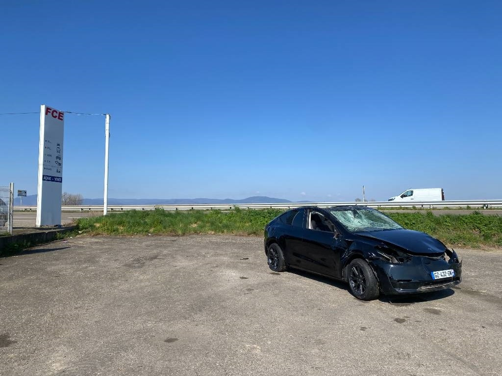 Tesla Model Y RWD/Origine Française endommagée - Sedã: foto 3 Tesla Model Y RWD/Origine Française endommagée - Sedã: foto 3