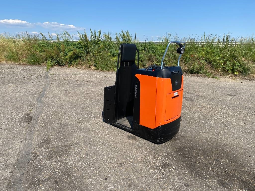 Toyota BT/MOVIT TSE 150-708 1er MAIN endommagé - Trator elétrics: foto 3 Toyota BT/MOVIT TSE 150-708 1er MAIN endommagé - Trator elétrics: foto 3