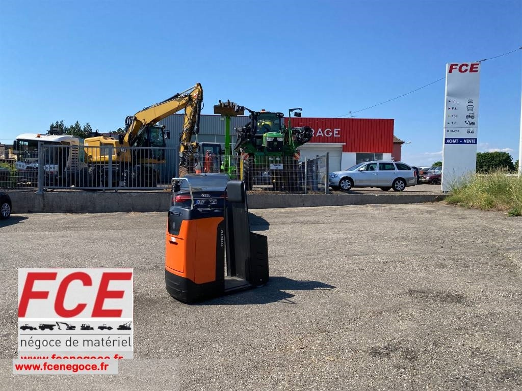 Toyota BT/MOVIT TSE 150-708 1er MAIN endommagé - Trator elétrics: foto 1 Toyota BT/MOVIT TSE 150-708 1er MAIN endommagé - Trator elétrics: foto 1