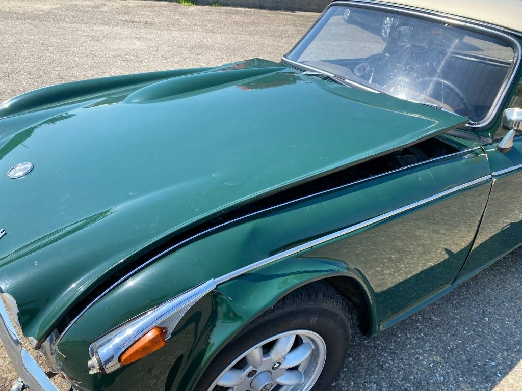 Automóvel Triumph TR4-A + Hard Top / OldTimer endommagé: foto 11