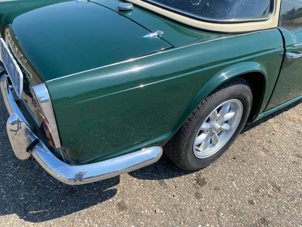 Automóvel Triumph TR4-A + Hard Top / OldTimer endommagé: foto 39