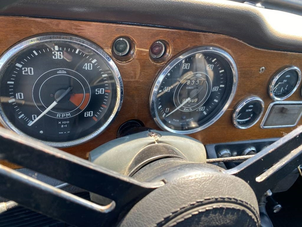 Automóvel Triumph TR4-A + Hard Top / OldTimer endommagé: foto 7