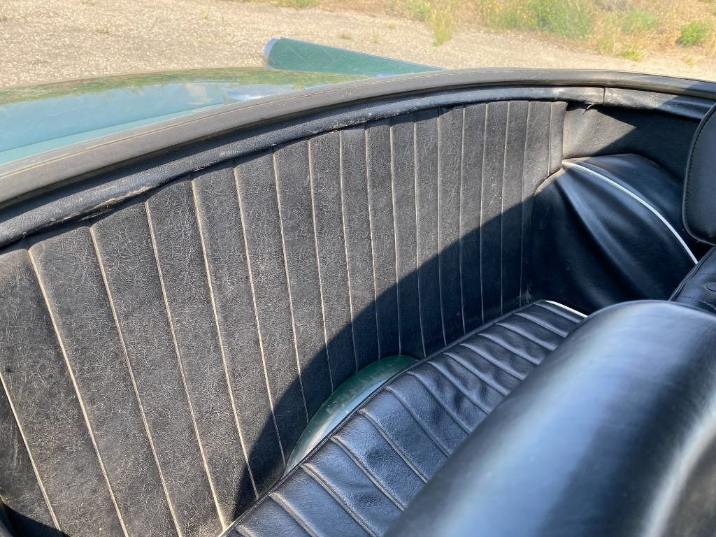 Automóvel Triumph TR4-A + Hard Top / OldTimer endommagé: foto 48