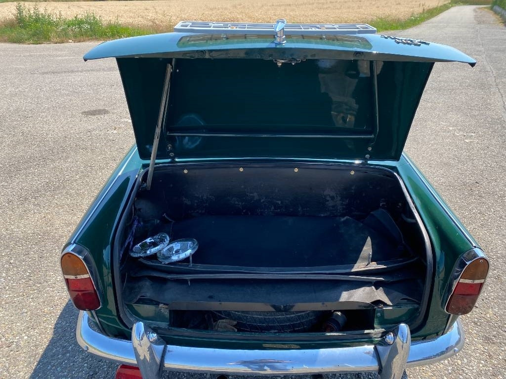 Automóvel Triumph TR4-A + Hard Top / OldTimer endommagé: foto 33