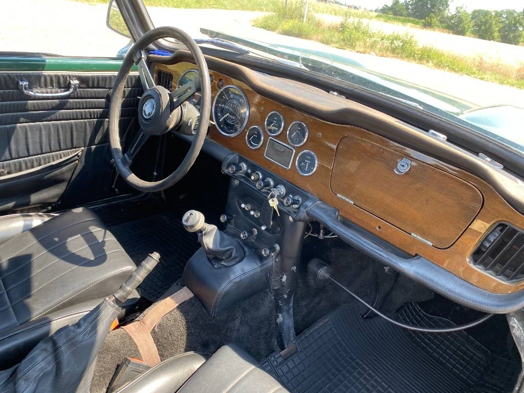 Automóvel Triumph TR4-A + Hard Top / OldTimer endommagé: foto 45
