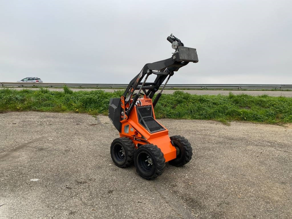 WorkyQuad WORKYQUAD SSQ15D Origine Française endommagée - Carregadeira articulada: foto 3 WorkyQuad WORKYQUAD SSQ15D Origine Française endommagée - Carregadeira articulada: foto 3