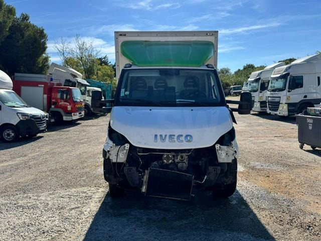 Iveco 70C180 CAISSE HAYON - Carrinha de contentor: foto 2 Iveco 70C180 CAISSE HAYON - Carrinha de contentor: foto 2