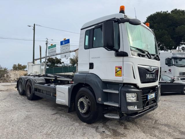 MAN TGS 28.460 AMPIROLL - Caminhão polibenne: foto 3 MAN TGS 28.460 AMPIROLL - Caminhão polibenne: foto 3