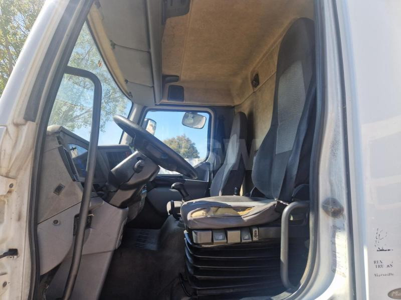 Caminhão furgão Renault Midlum 220 DCI: foto 16