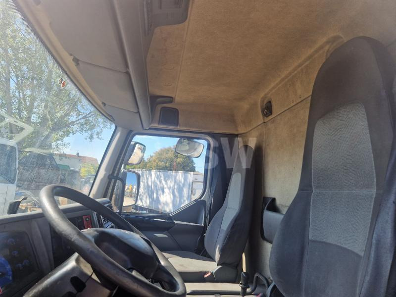 Caminhão furgão Renault Midlum 220 DCI: foto 15