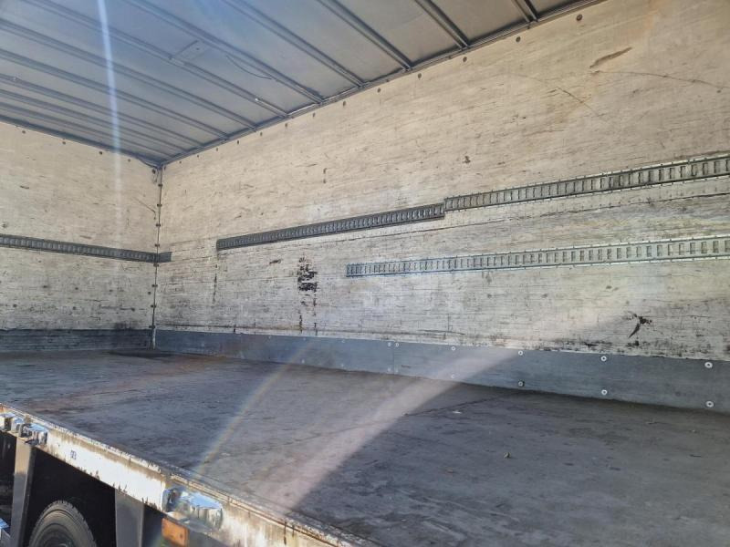 Caminhão furgão Renault Midlum 220 DCI: foto 9