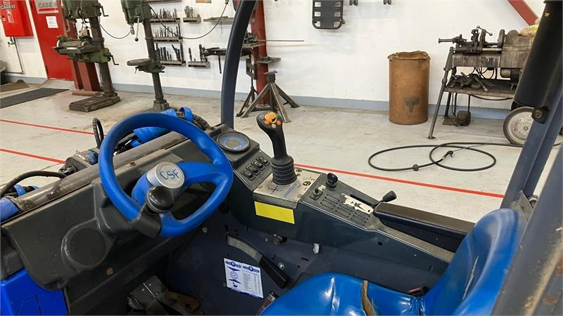 Multione 5.3 5.3 - Carregadeira articulada: foto 4 Multione 5.3 5.3 - Carregadeira articulada: foto 4