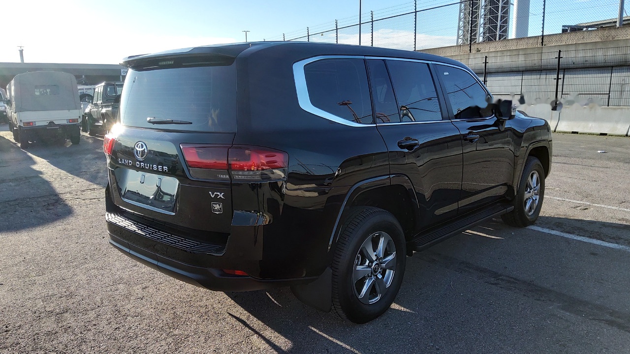 Toyota Land Cruiser 300 V6 VX 7 SEATERS / PLACES 3.5L Petrol Automatic VXVHO - Automóvel: foto 4 Toyota Land Cruiser 300 V6 VX 7 SEATERS / PLACES 3.5L Petrol Automatic VXVHO - Automóvel: foto 4