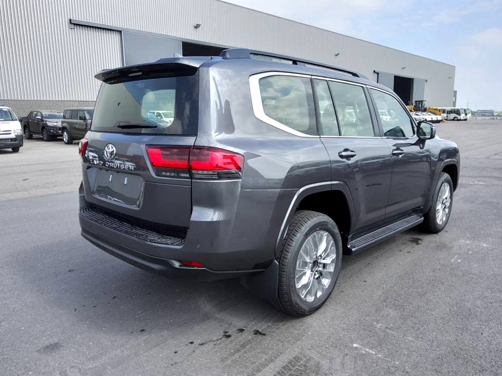 Toyota Land Cruiser 300 V6 VXR ZX 7 SEATERS / PLACES 3.5L Petrol Automatic AEOB - Automóvel: foto 5 Toyota Land Cruiser 300 V6 VXR ZX 7 SEATERS / PLACES 3.5L Petrol Automatic AEOB - Automóvel: foto 5
