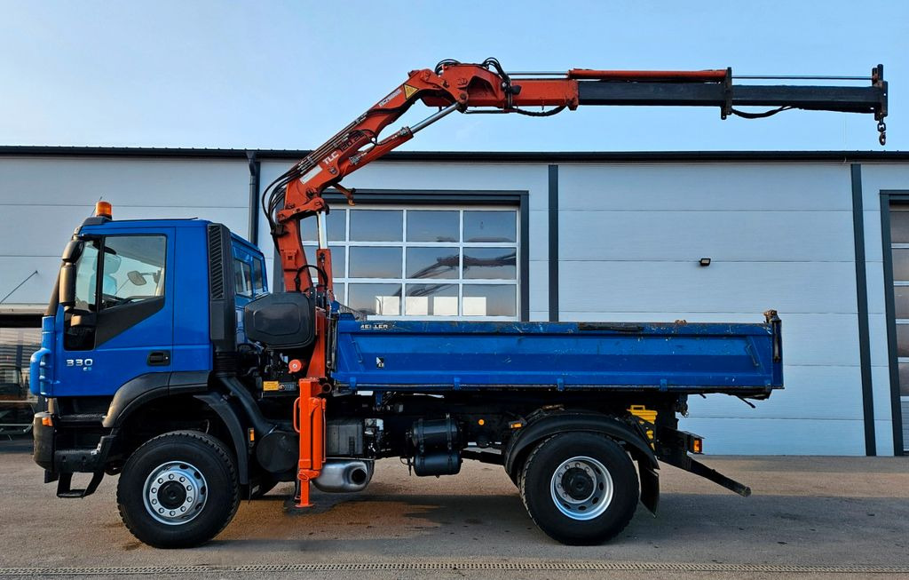 Iveco Trakker 190T33 4x4 Euro5 Kran Atlas 120.2E Funk - Caminhão basculante, Caminhão grua: foto 2 Iveco Trakker 190T33 4x4 Euro5 Kran Atlas 120.2E Funk - Caminhão basculante, Caminhão grua: foto 2
