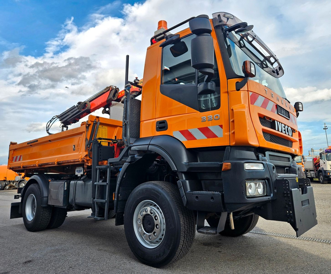 Iveco Trakker 190T33 4x4 Euro5 Kran Palfinger Funk - Caminhão basculante, Caminhão grua: foto 1 Iveco Trakker 190T33 4x4 Euro5 Kran Palfinger Funk - Caminhão basculante, Caminhão grua: foto 1