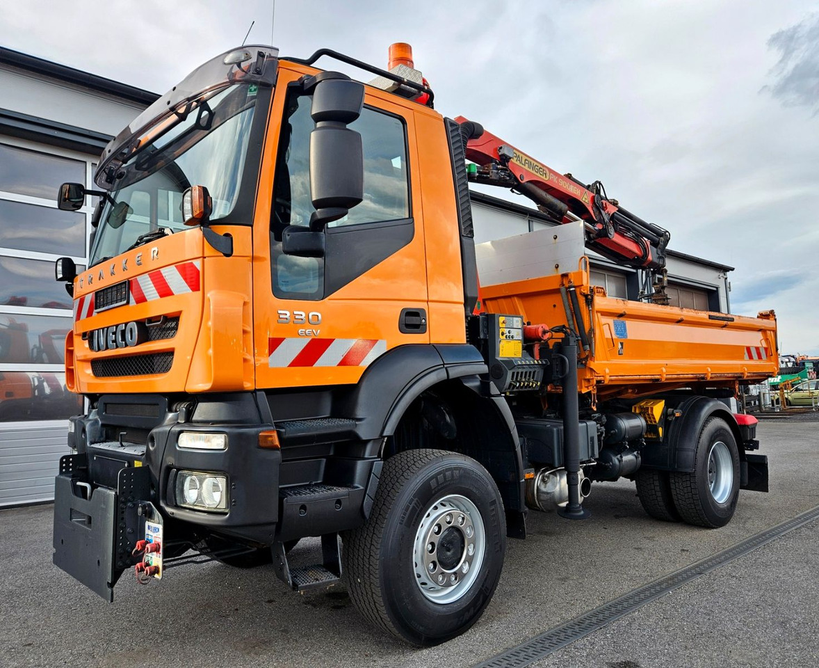 Iveco Trakker 190T33 4x4 Euro5 Kran Palfinger Funk - Caminhão basculante, Caminhão grua: foto 4 Iveco Trakker 190T33 4x4 Euro5 Kran Palfinger Funk - Caminhão basculante, Caminhão grua: foto 4