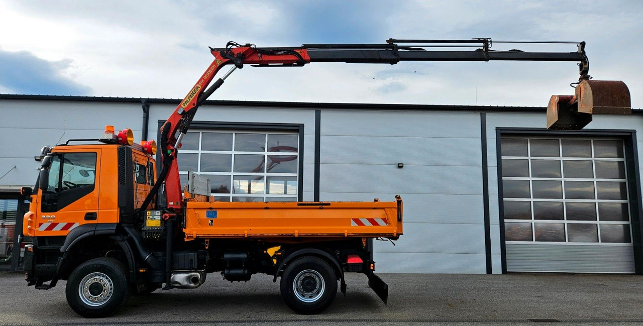 Iveco Trakker 190T33 4x4 Euro5 Kran Palfinger Funk - Caminhão basculante, Caminhão grua: foto 2 Iveco Trakker 190T33 4x4 Euro5 Kran Palfinger Funk - Caminhão basculante, Caminhão grua: foto 2