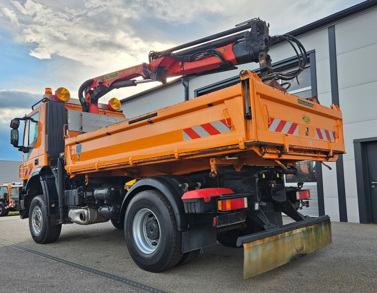 Iveco Trakker 190T33 4x4 Euro5 Kran Palfinger Funk - Caminhão basculante, Caminhão grua: foto 4 Iveco Trakker 190T33 4x4 Euro5 Kran Palfinger Funk - Caminhão basculante, Caminhão grua: foto 4