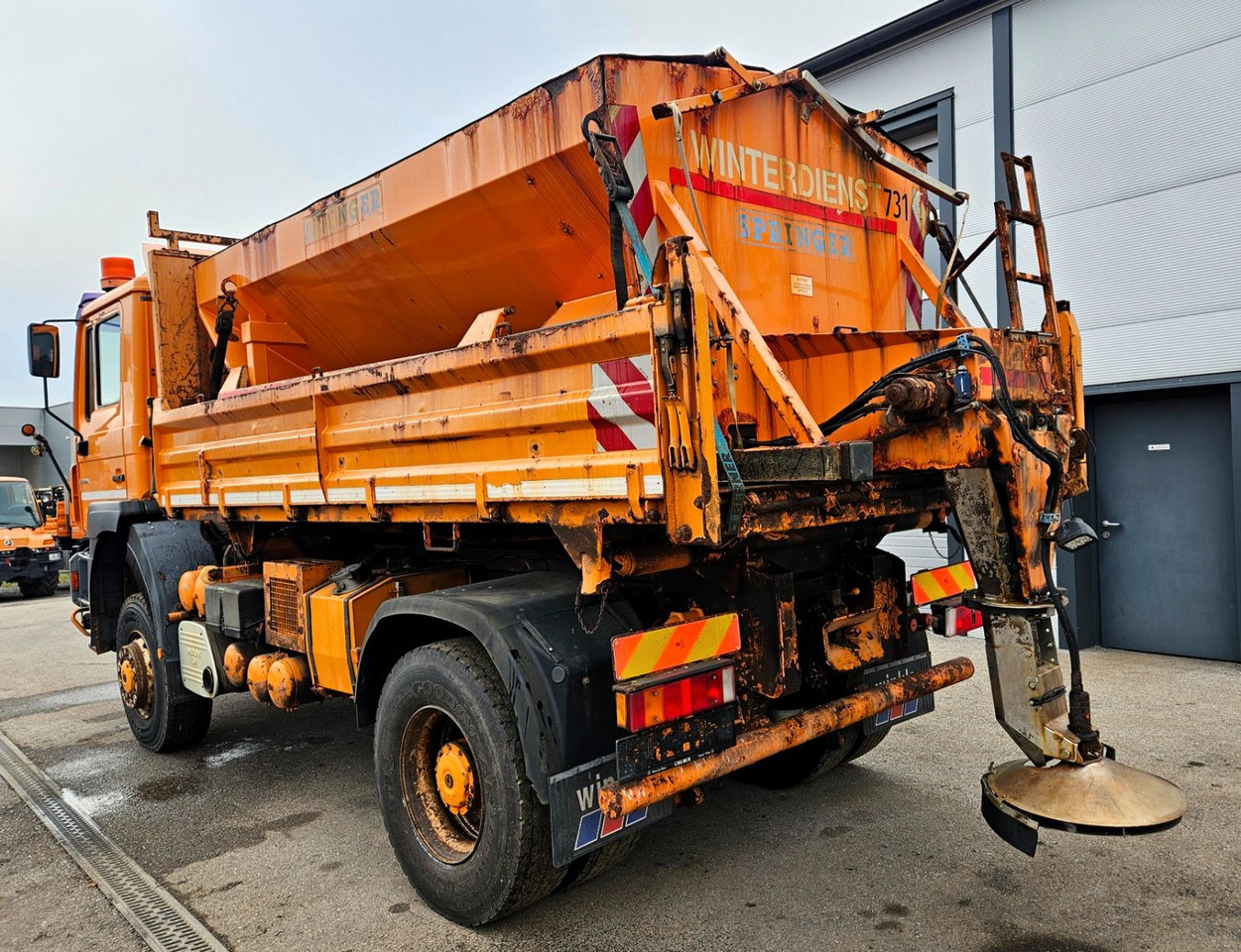 MAN FE 19.310 4x4 BL Winterdienst Band Streuer - Caminhão basculante: foto 3 MAN FE 19.310 4x4 BL Winterdienst Band Streuer - Caminhão basculante: foto 3