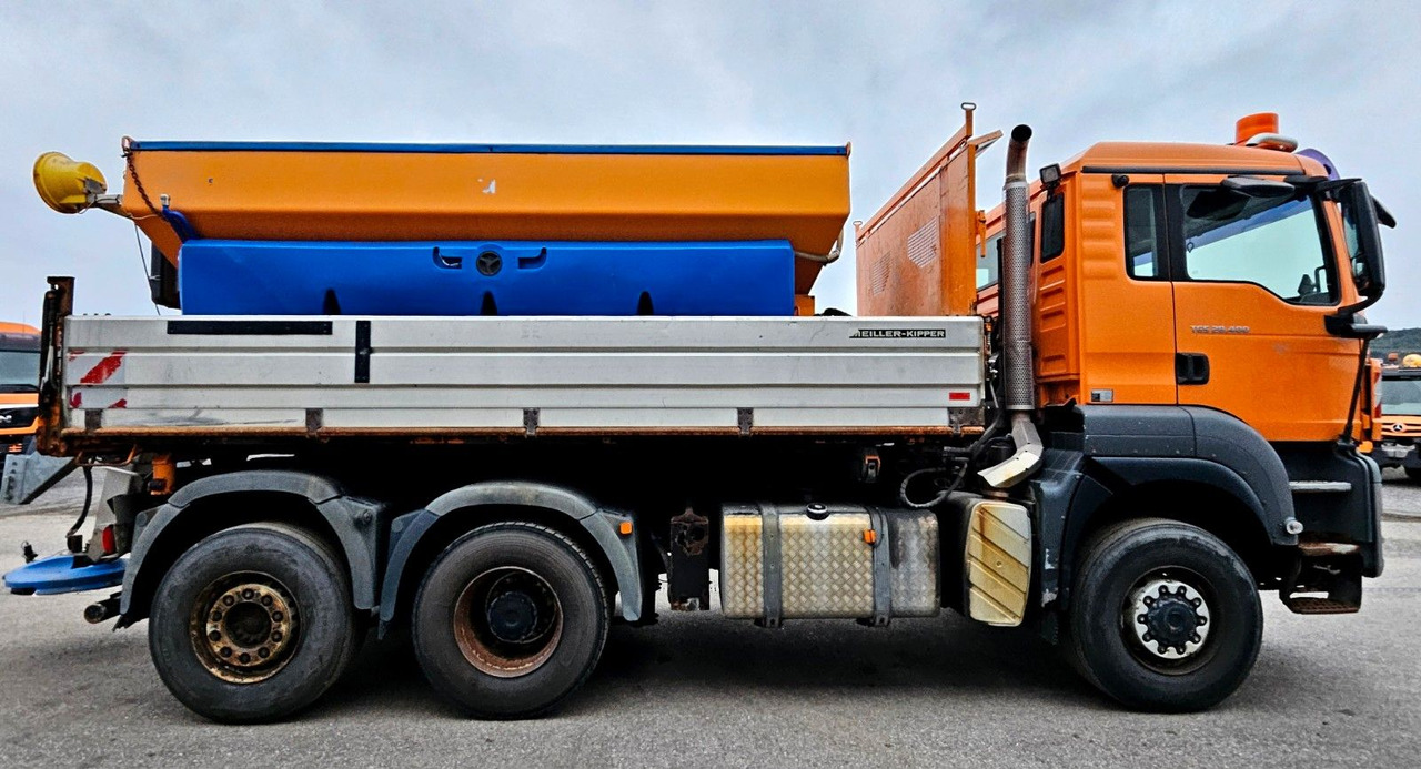 MAN TGS 28.400 6x4-4 BL Winterdienst Schmidt Euro5 - Caminhão basculante: foto 5 MAN TGS 28.400 6x4-4 BL Winterdienst Schmidt Euro5 - Caminhão basculante: foto 5