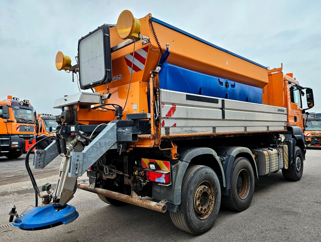 MAN TGS 28.400 6x4-4 BL Winterdienst Schmidt Euro5 - Caminhão basculante: foto 4 MAN TGS 28.400 6x4-4 BL Winterdienst Schmidt Euro5 - Caminhão basculante: foto 4