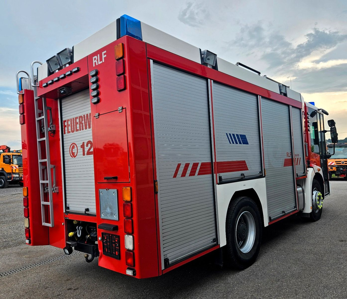 Mercedes-Benz 1829 Feuerwehr Ziegler RLF 2000/300 TLF Winde - Carro de bombeiro: foto 4 Mercedes-Benz 1829 Feuerwehr Ziegler RLF 2000/300 TLF Winde - Carro de bombeiro: foto 4