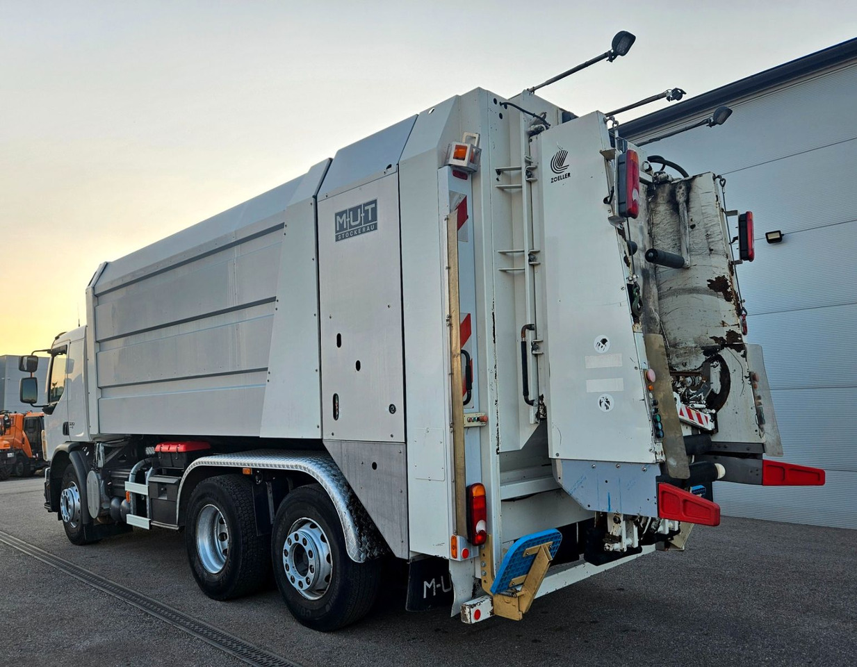 Volvo FM320 Rotopress MUT FAUN Euro5 115tkm - Caminhão de lixo: foto 3 Volvo FM320 Rotopress MUT FAUN Euro5 115tkm - Caminhão de lixo: foto 3