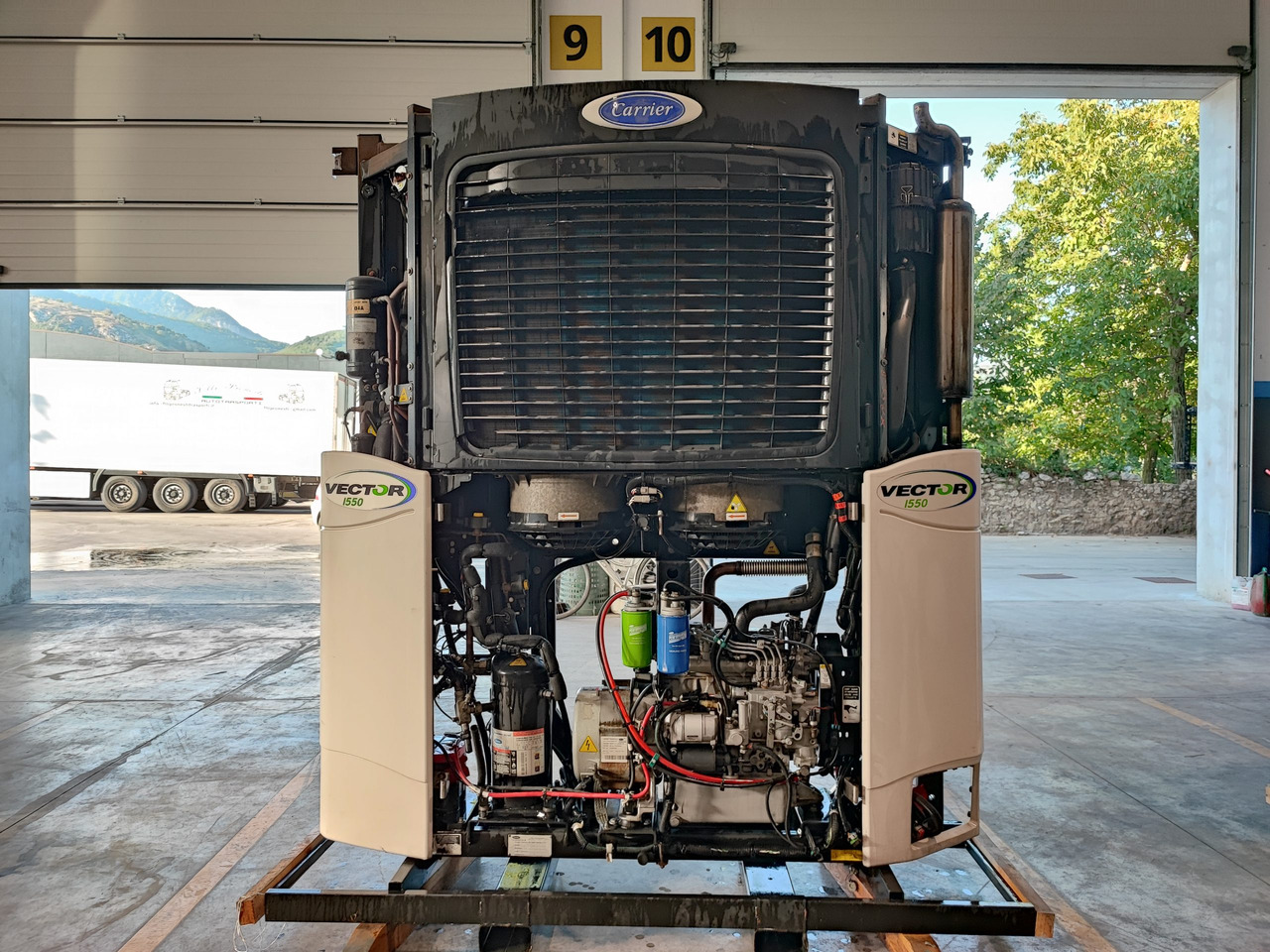 Motore Frigo Carrier Vector 1550 - Equipamento de refrigeração: foto 1 Motore Frigo Carrier Vector 1550 - Equipamento de refrigeração: foto 1