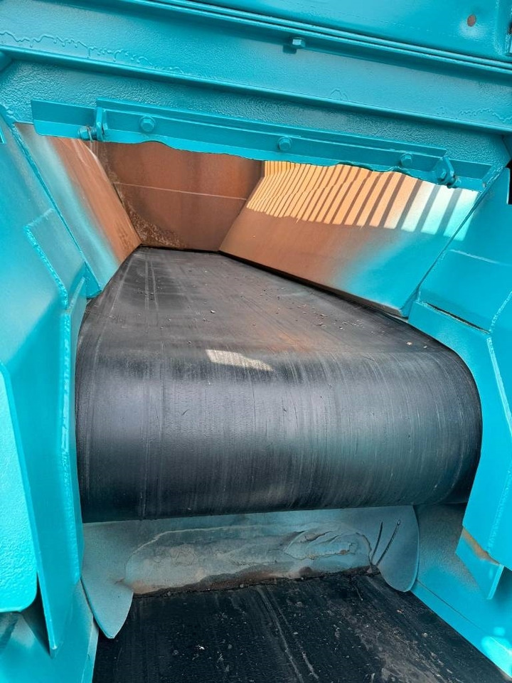 Przesiewacz Powerscreen 1700, 4 Frakcje, 3 Pokłady - Peneira vibratória: foto 5 Przesiewacz Powerscreen 1700, 4 Frakcje, 3 Pokłady - Peneira vibratória: foto 5