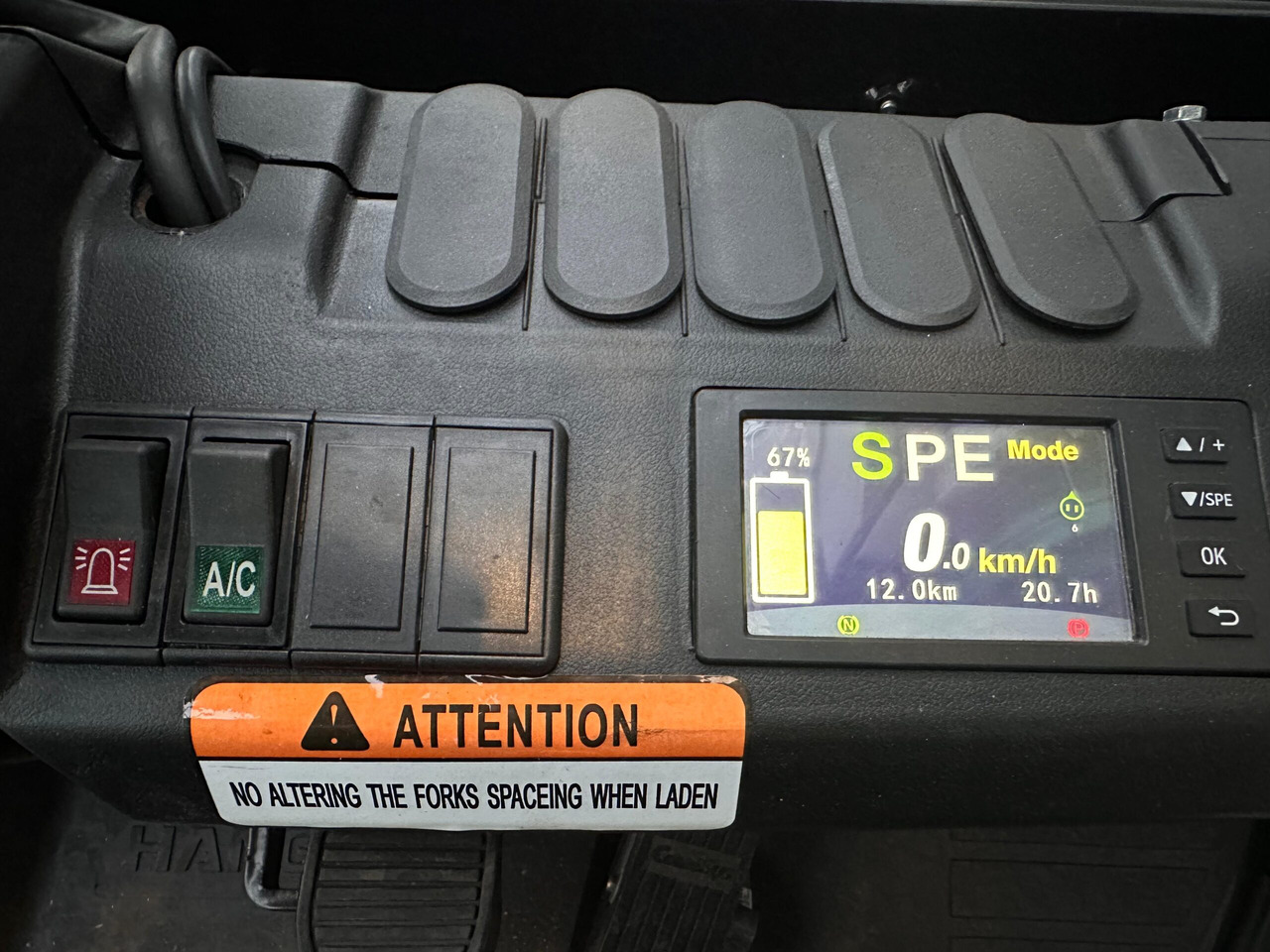 Empilhadeira elétrica HC XH CPD35-XY2G-SI24 (309V Li-ion aku): foto 10 Empilhadeira elétrica HC XH CPD35-XY2G-SI24 (309V Li-ion aku): foto 10