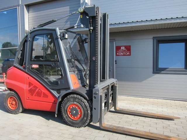 LINDE H50T – 394 - Empilhadeira: foto 1 LINDE H50T – 394 - Empilhadeira: foto 1