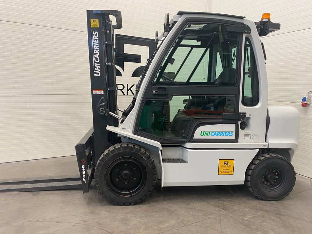 Unicarriers YG1D2A30Q - Empilhadeira a diesel: foto 2 Unicarriers YG1D2A30Q - Empilhadeira a diesel: foto 2