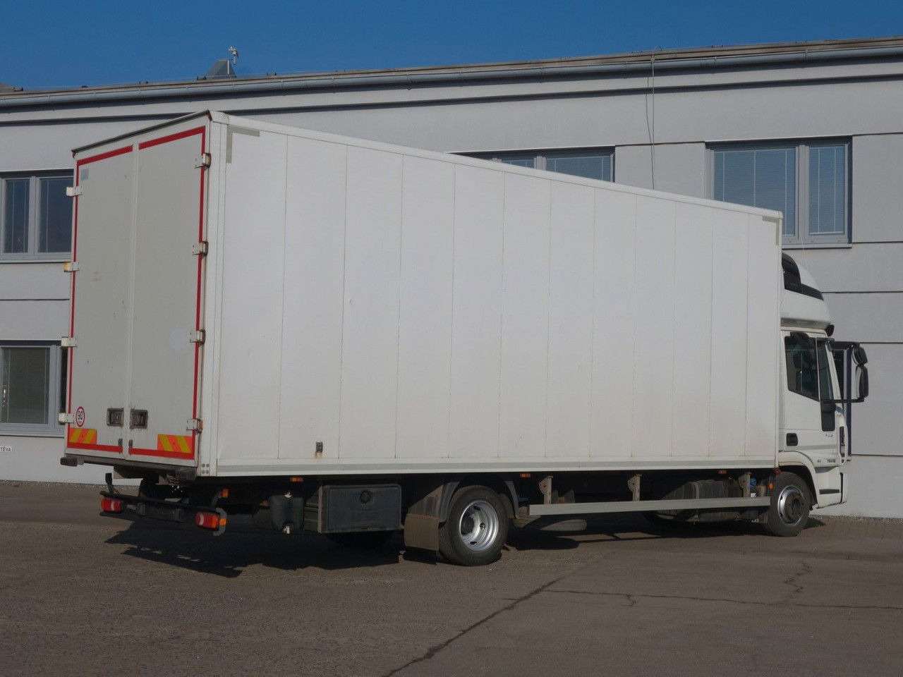 Iveco EuroCargo 75 75E19, 18 Palleten - Caminhão furgão: foto 5 Iveco EuroCargo 75 75E19, 18 Palleten - Caminhão furgão: foto 5