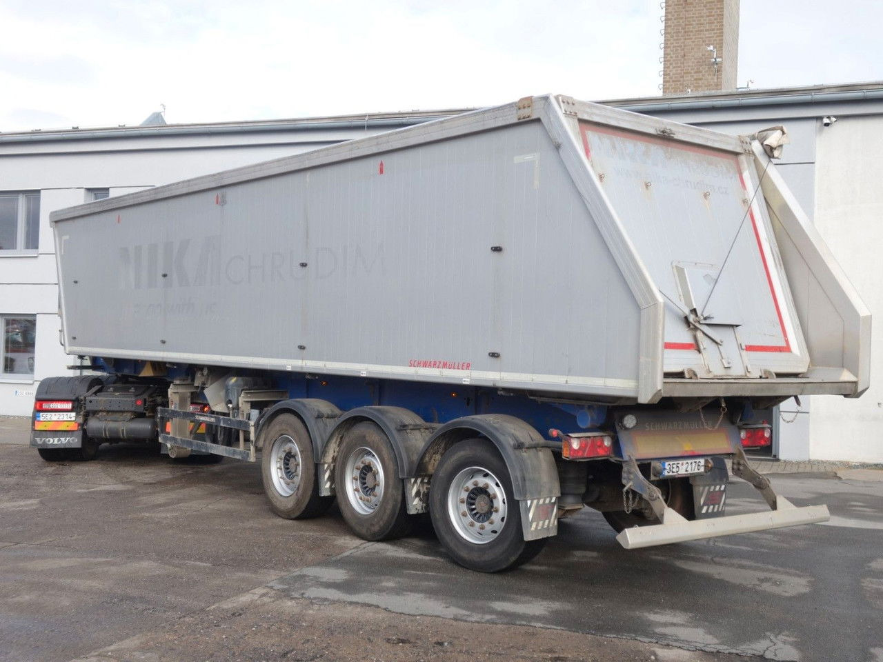 Schwarzmüller SK KIS 3/E , 50 cm3, SAF, Liftachse - Semireboque basculante: foto 4 Schwarzmüller SK KIS 3/E , 50 cm3, SAF, Liftachse - Semireboque basculante: foto 4