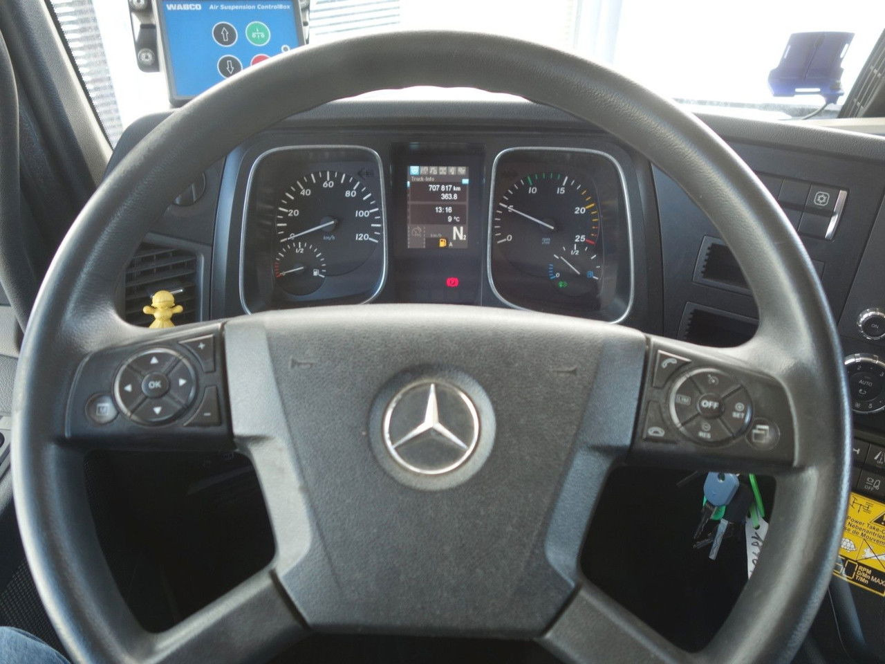 Tractor Mercedes-Benz Actros 1843 Lsnrl LD, Retarder, Navi, 9 Stk.: foto 18 Tractor Mercedes-Benz Actros 1843 Lsnrl LD, Retarder, Navi, 9 Stk.: foto 18