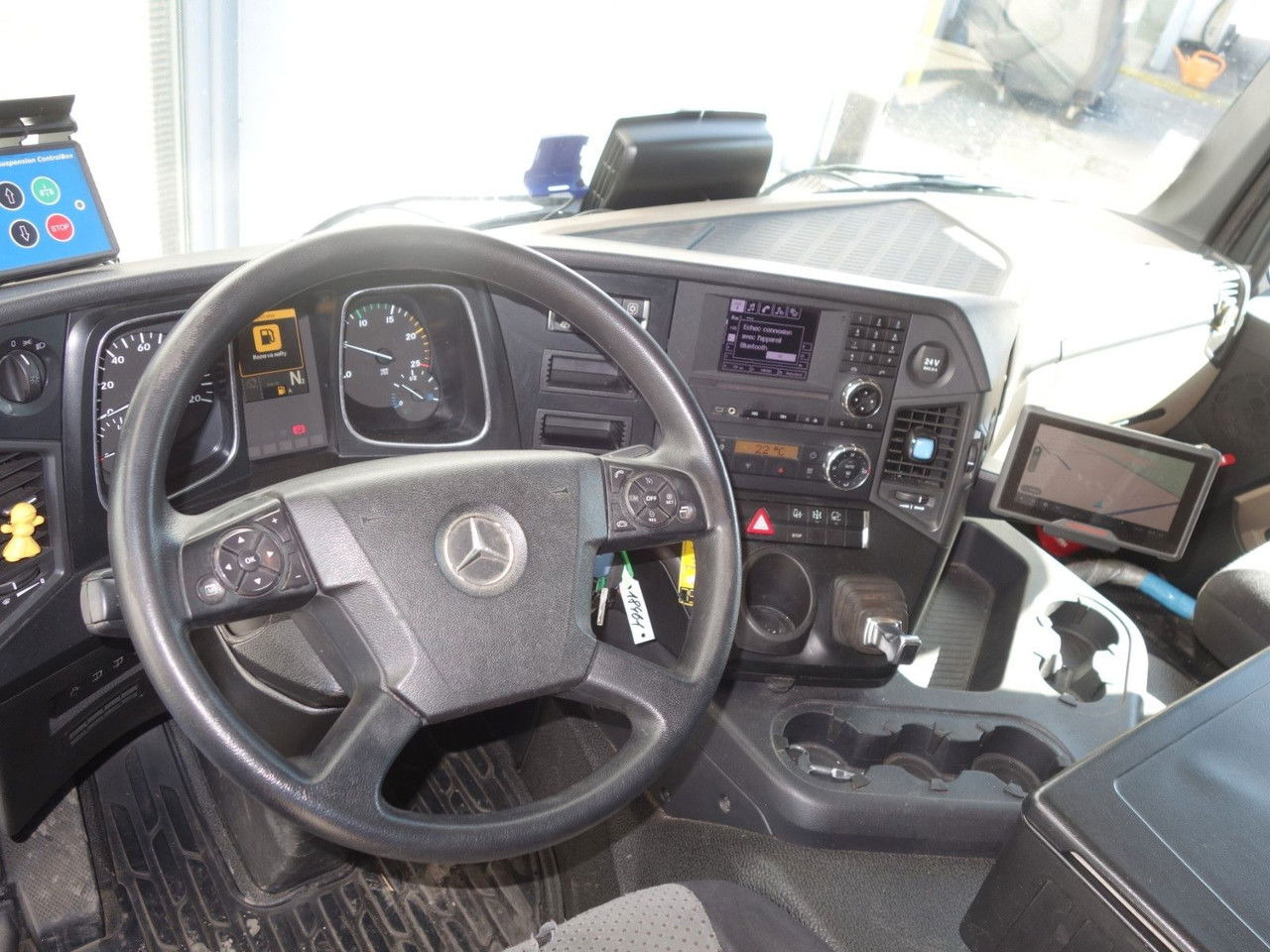 Tractor Mercedes-Benz Actros 1843 Lsnrl LD, Retarder, Navi, 9 Stk.: foto 14 Tractor Mercedes-Benz Actros 1843 Lsnrl LD, Retarder, Navi, 9 Stk.: foto 14