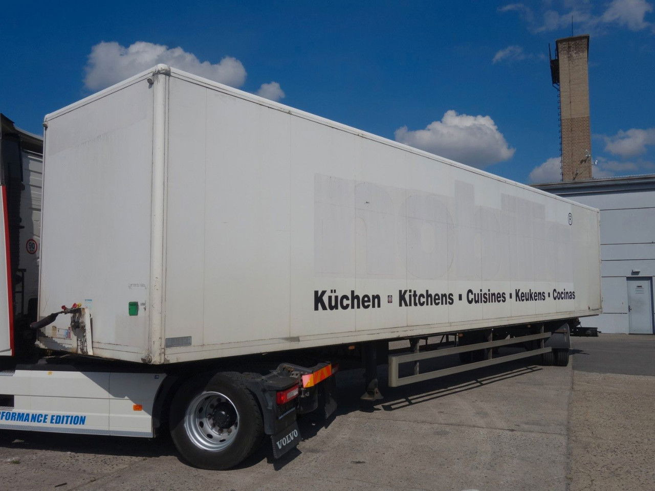 WEKA Weka, 1 Achse, Lenkachse 1 Achse, Lenkachse - Semireboque furgão: foto 3 WEKA Weka, 1 Achse, Lenkachse 1 Achse, Lenkachse - Semireboque furgão: foto 3