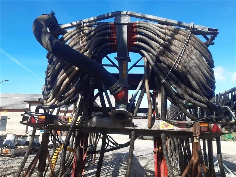 Harsø 24m slæbeslangebom 16-20-24 m 1 fordeler  - Cisterna de chorume: foto 1 Harsø 24m slæbeslangebom 16-20-24 m 1 fordeler  - Cisterna de chorume: foto 1