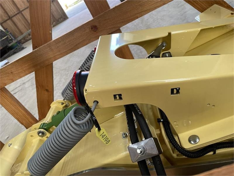 Krone BIG X  - Máquina para produção de feno: foto 1 Krone BIG X  - Máquina para produção de feno: foto 1